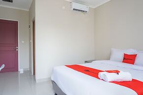 Residences by RedDoorz near MT Haryono