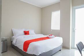 Residences by RedDoorz near MT Haryono
