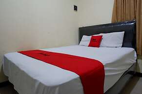 RedDoorz near GOR Wisanggeni