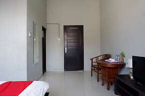 RedDoorz Syariah near Menara Kudus