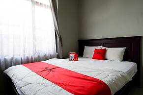 RedDoorz Syariah near Menara Kudus