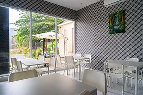 Formerly Reddoorz Plus Near Teras Kota 3