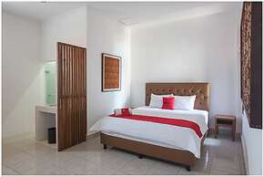 RedDoorz near Padang Galak Beach