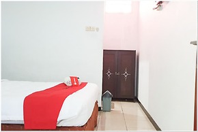 RedDoorz near Bojonegoro Train Station