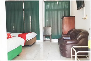 RedDoorz near Bojonegoro Train Station