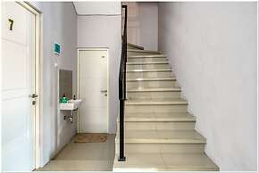 RedDoorz @ Bypass Juanda Airport