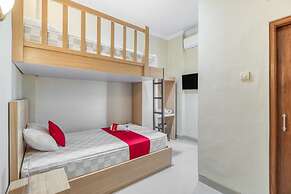 RedDoorz near Jogja National Museum