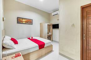 RedDoorz near Jogja National Museum