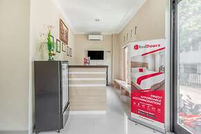 RedDoorz near Jogja National Museum