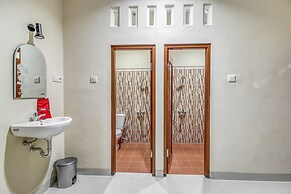 RedDoorz near Jogja National Museum