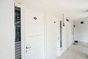 RedDoorz Plus Syariah near Stasiun Tegal 2