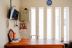 RedDoorz Plus Syariah near Stasiun Tegal 2