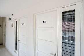 RedDoorz Plus Syariah near Stasiun Tegal 2