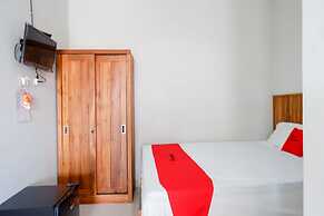 RedDoorz Plus Syariah near Stasiun Tegal 2