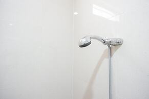 RedDoorz Plus Syariah near Stasiun Tegal 2