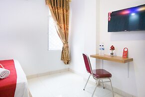 RedDoorz @ RS Adam Malik Medan