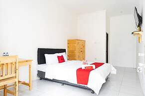 Formerly Reddoorz Syariah Jatisampurna Hospital