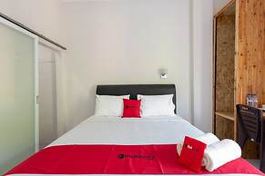 RedDoorz Plus Syariah @ Raya Nginden 2