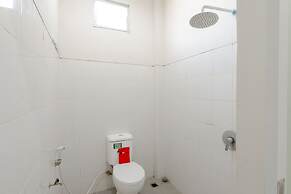 RedDoorz Plus Syariah @ Raya Nginden 2