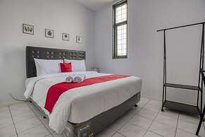 Formerly Reddoorz Plus Near Jakarta Kota Station