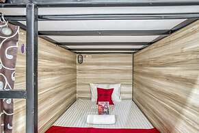 Formerly Reddoorz Hostel @ Feliz Noche Cengkareng