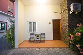 RedDoorz Plus Syariah near Alun Alun Sampang