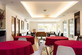 RedDoorz Plus Syariah near Java Supermall Semarang 2