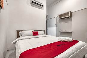 Formerly Reddoorz Near Binus Anggrek 2