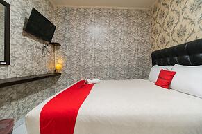 RedDoorz near Tomang 2