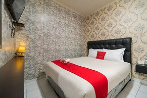 RedDoorz near Tomang 2