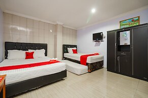 RedDoorz near Danau Toba Parapat