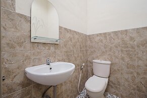 RedDoorz near Danau Toba Parapat