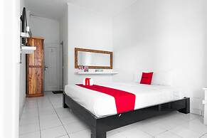 RedDoorz near Grojogan Sewu Tawangmangu