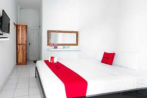 RedDoorz near Grojogan Sewu Tawangmangu