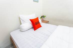 KoolKost Syariah near Universitas Muhammadiyah Surakarta - Caters to W