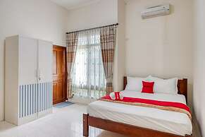 RedDoorz near Universitas Gajah Mada