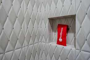 RedDoorz near Alun Alun Pati