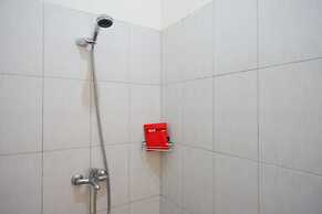 RedDoorz near Alun Alun Kudus 2