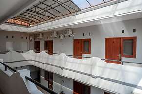 RedDoorz near Alun Alun Kudus 2