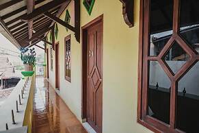 RedDoorz Syariah near Stadion Maulana Yusuf