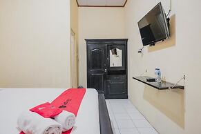 RedDoorz Syariah near Stadion Maulana Yusuf