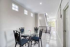 RedDoorz near Condongcatur Bus Station