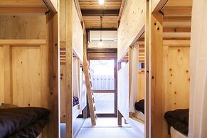 Fukuoka Guesthouse SHIP - Hostel