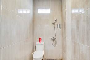 RedDoorz Plus near Lempuyangan Station 4