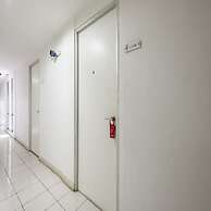 RedDoorz Apartment @ Green Bay Pluit