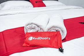 RedDoorz Plus near Thamrin Plaza Medan