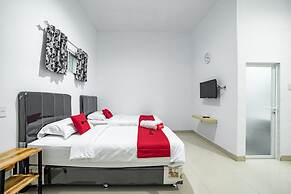 RedDoorz Plus near Thamrin Plaza Medan