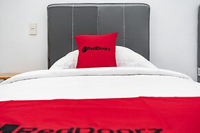 RedDoorz Plus near Thamrin Plaza Medan