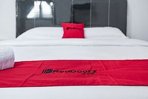 RedDoorz Plus near Thamrin Plaza Medan