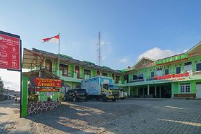 RedDoorz Syariah Hotel Enasti Berastagi